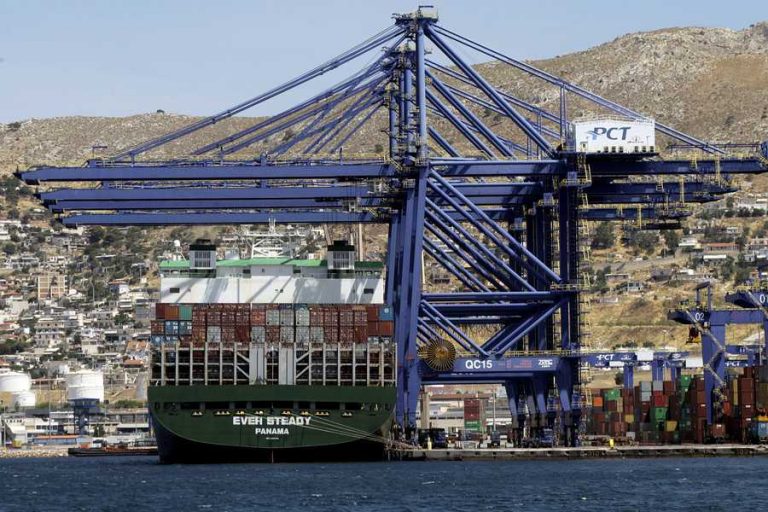 FAZ: Ευρωπαϊκή βάση της Cosco το λιμάνι του Πειραιά