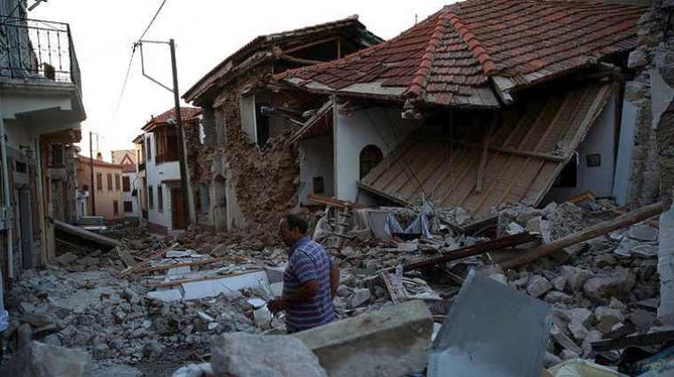 Νεκρή ανασύρθηκε μια 45χρονη γυναίκα από τον σεισμό 6,1 βαθμών μεταξύ Λέσβου και Χίου