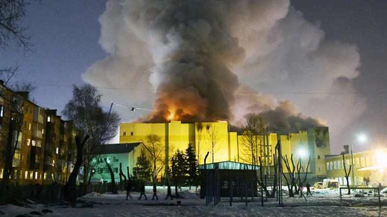 Παιδιά τα περισσότερα θύματα από τη φωτιά σε ρωσικό εμπορικό κέντρο