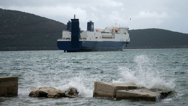 Συνεχίζονται τα προβλήματα στα ακτοπλοϊκά δρομολόγια – Σε ισχύ παραμένει το απαγορευτικό απόπλου