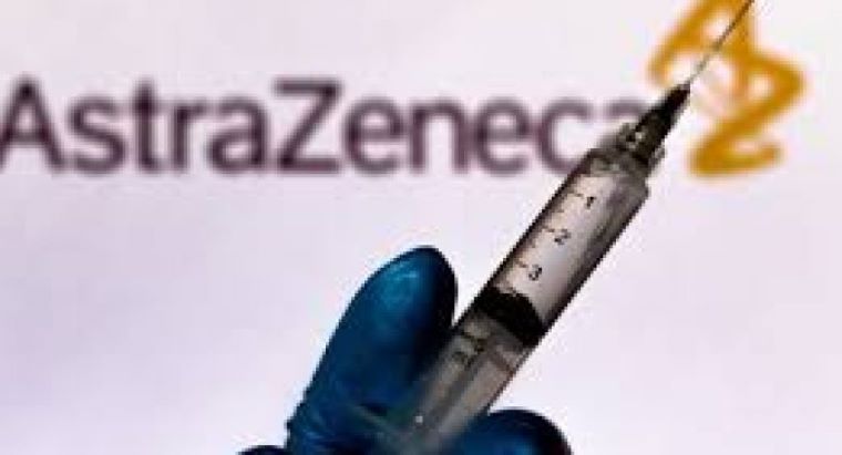 «Πόλεμος» ΕΕ – AstraZeneca για τα εμβόλια: Σενάρια για νομική προσφυγή