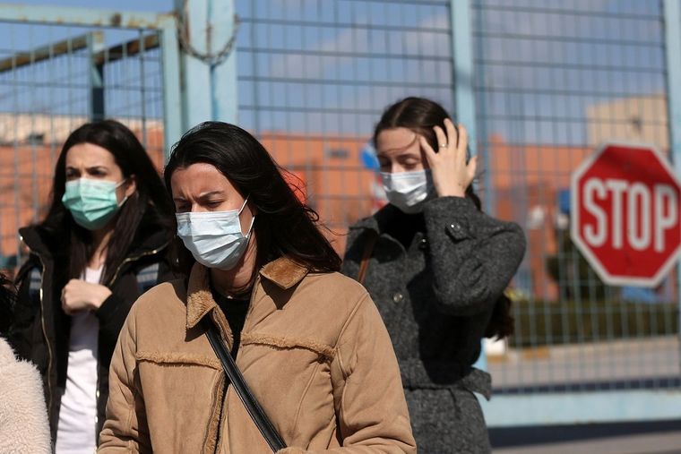 Η χρήση μάσκας μειώνει κατά 53% τις μολύνσεις Covid-19 σύμφωνα με έρευνα