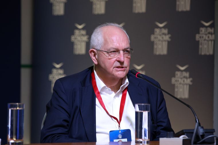 Delphi Forum-Martin Wolf: Αυξάνονται οι πιθανότητες να χρησιμοποιηθούν πυρηνικά όπλα