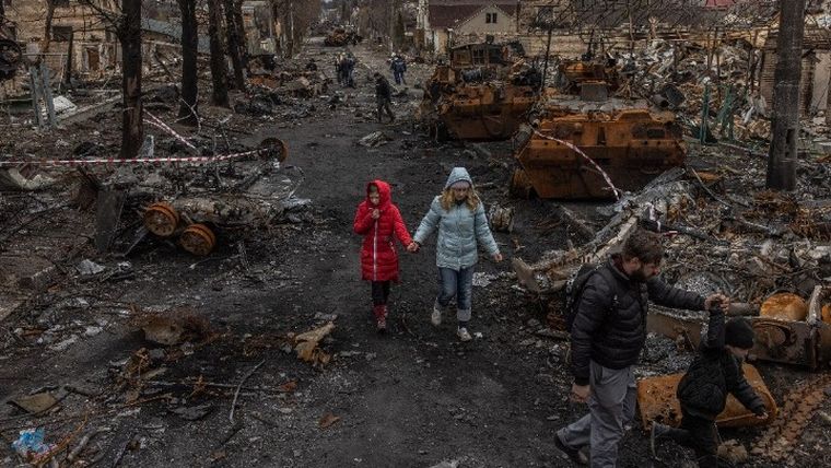 Περισσότεροι από 30 νεκροί και 100 τραυματίες από βομβαρδισμό σε σιδηροδρομικό σταθμό στην Ουκρανία