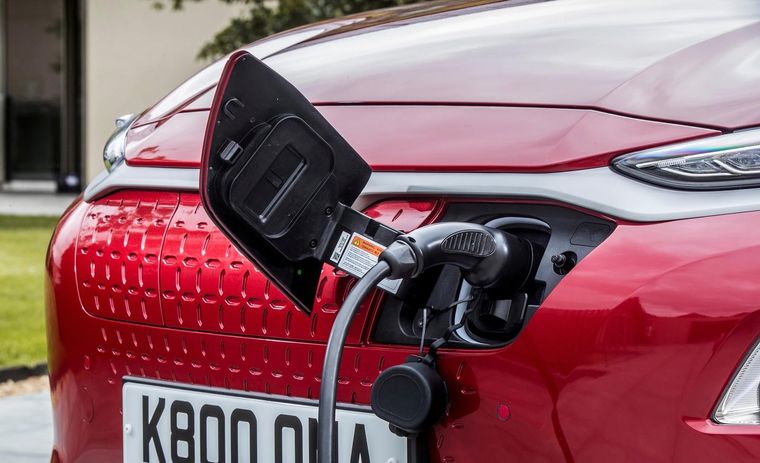 Στην τεχνολογία των 800 volt οδεύουν τα ηλεκτρικά οχήματα, μειώνοντας αισθητά τον χρόνο φόρτισης