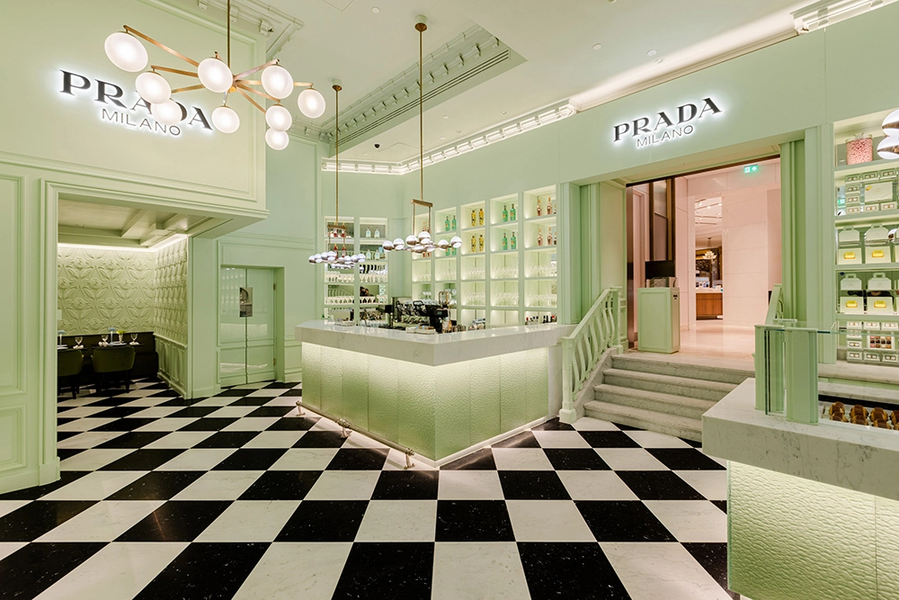 Prada CaffΕ στο Harrods