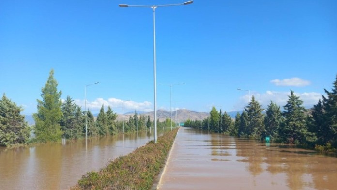 Οι ΗΠΑ μελετούν το ενδεχόμενο παράδοσης στην Ουκρανία πυραύλων μεγάλου βεληνεκούς με πυρομαχικά διασποράς