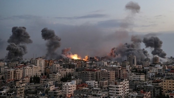 Εν μέσω του πολυαίμακτου πολέμου στη Λωρίδα της Γάζας - DIMOPRASIONGR