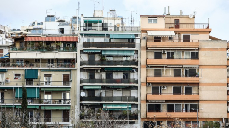 Διαφθορά στην ΕΤΑΔ: Απευθείας αναθέσεις για ακίνητα «φιλέτα», ξυλοδαρμοί και ανθοδέσμες με σφαίρες